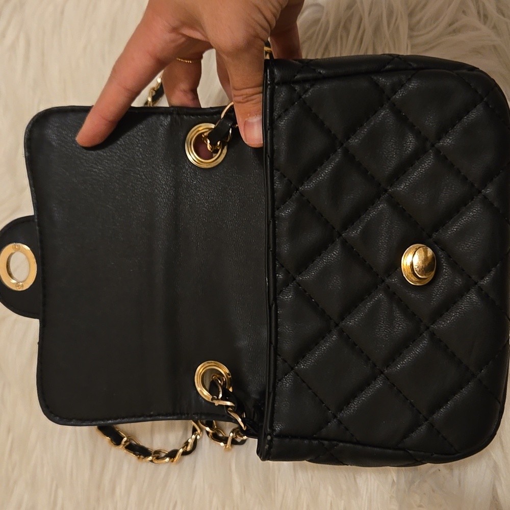 Black Purse With Gold Chain - Picture 3 of 4